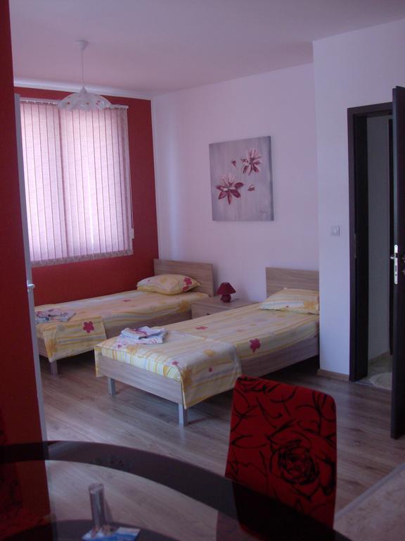 Guest House Nedelchevi Primorsko Habitación foto